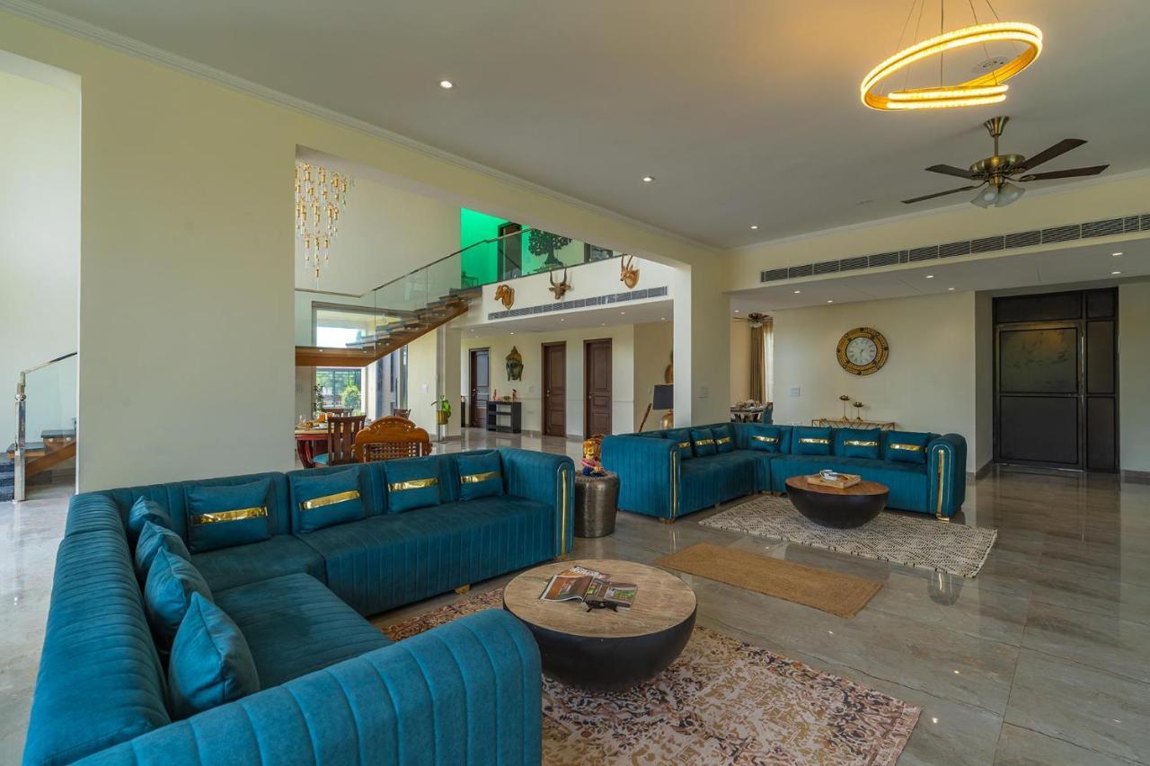 Stayvista At Blanc Belle With Outdoor Pool Sohna Extérieur photo