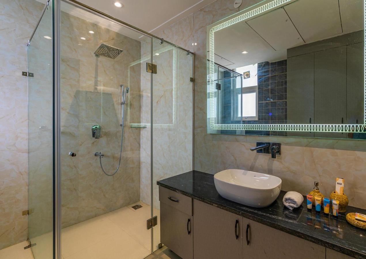 Stayvista At Blanc Belle With Outdoor Pool Sohna Extérieur photo